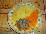 Dušená mrkev s masem a bramborem 