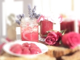 Džem z okvětních lístků růží s květy levandule