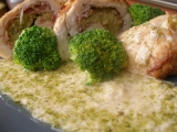 Kuřecí roládky s brokolicovou náplní