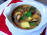 Bramborová polévka s mangoldem a houbami, Bramborová, polévka, mangoldem, houbami