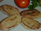 Bruschetta s pečeným česnekem