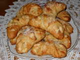 Croissanty s mandlemi