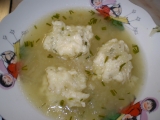 Cukínová polévka se sýrovými knedlíčky
