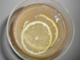 Domácí levandulová limonáda