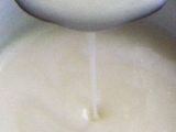 Domácí slazené kondenzované mléko