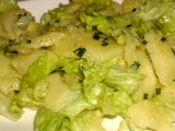 Hlávkový salát s bramborami