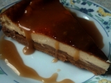 Jablečný cheesecake s karamelovou polevou