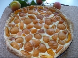 Jednoduchý meruňkový koláč z listového těsta