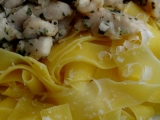 Máslové kuřecí s pepřovou omáčkou a pappardelle, Máslové, kuřecí, pepřovou, omáčkou, pappardelle