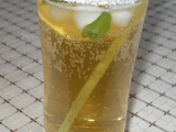 Mátový ledový čaj s citronem a medem