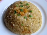 Quinoa s rozinkami a karamelizovanou cibulí, Quinoa, rozinkami, karamelizovanou, cibulí