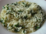 Risotto s kopřivami a medvědím česnekem