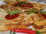 Sýrová quesadilla s kuřecím masem, Sýrová, quesadilla, kuřecím, masem